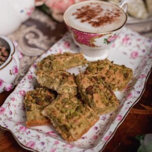 Blondies de Pistachio y Chocolate Blanco